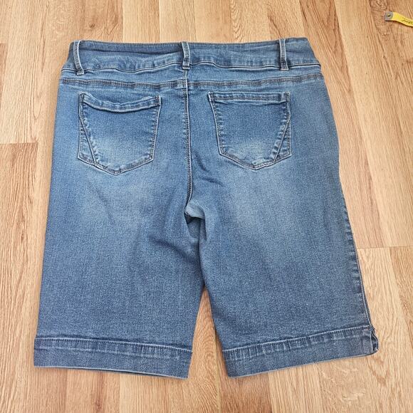D. Jeans Stretch Denim Bermuda Shorts Women’s 12 Blue Mid Rise Casual Summer - Picture 2 of 8